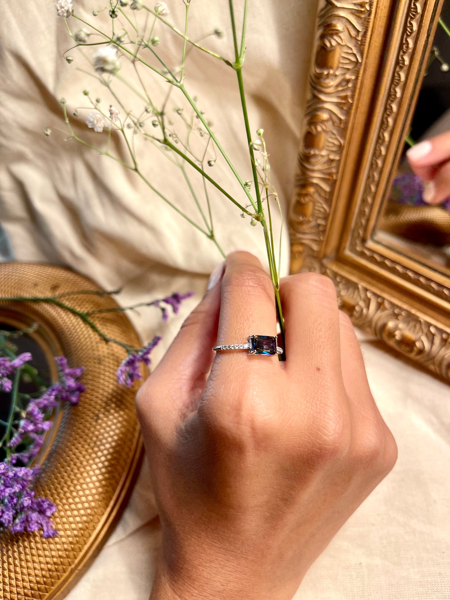 Anillo Zircones Tornasol Rectangular