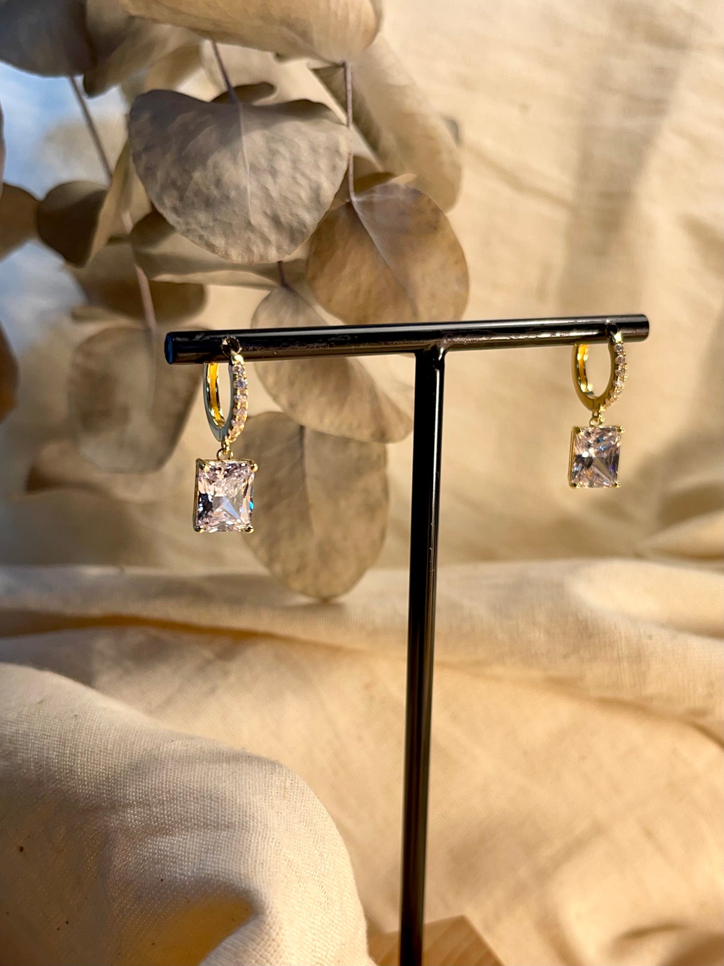 Arete Huggie Zircon Rectangular