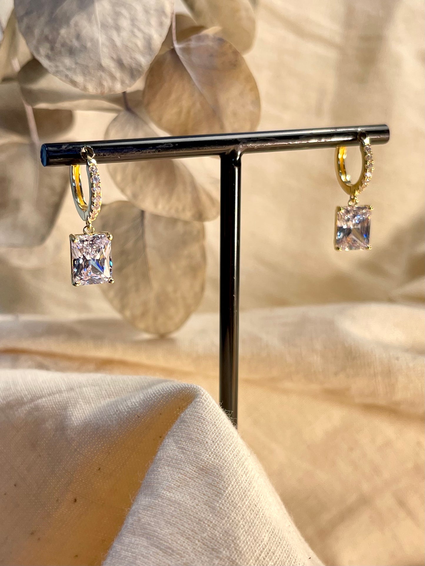 Arete Huggie Zircon Rectangular