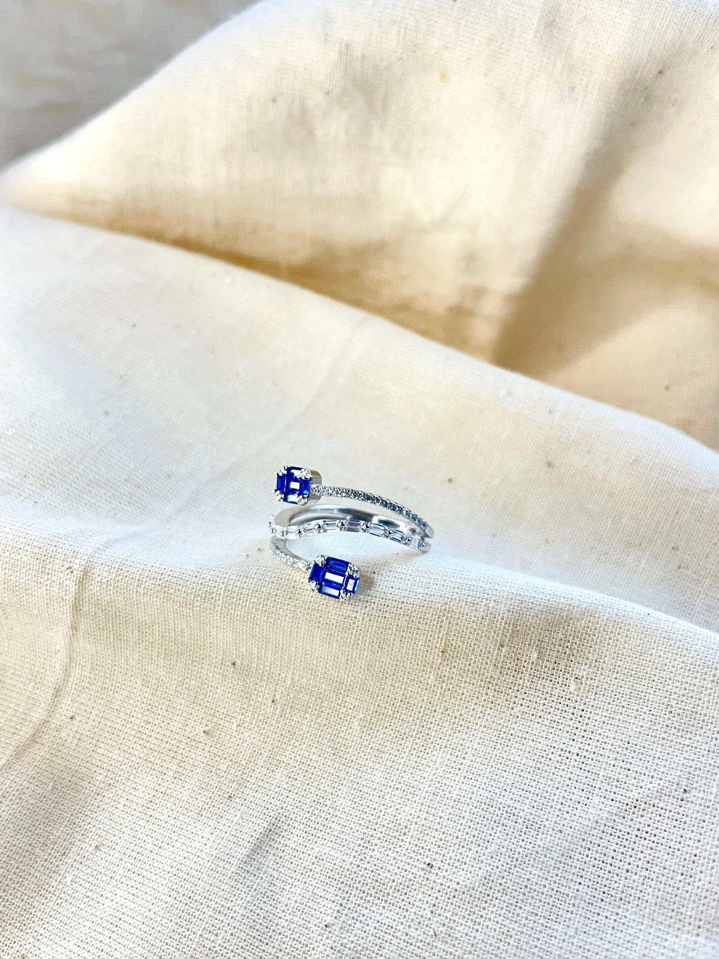 Anillo Zircones Azul