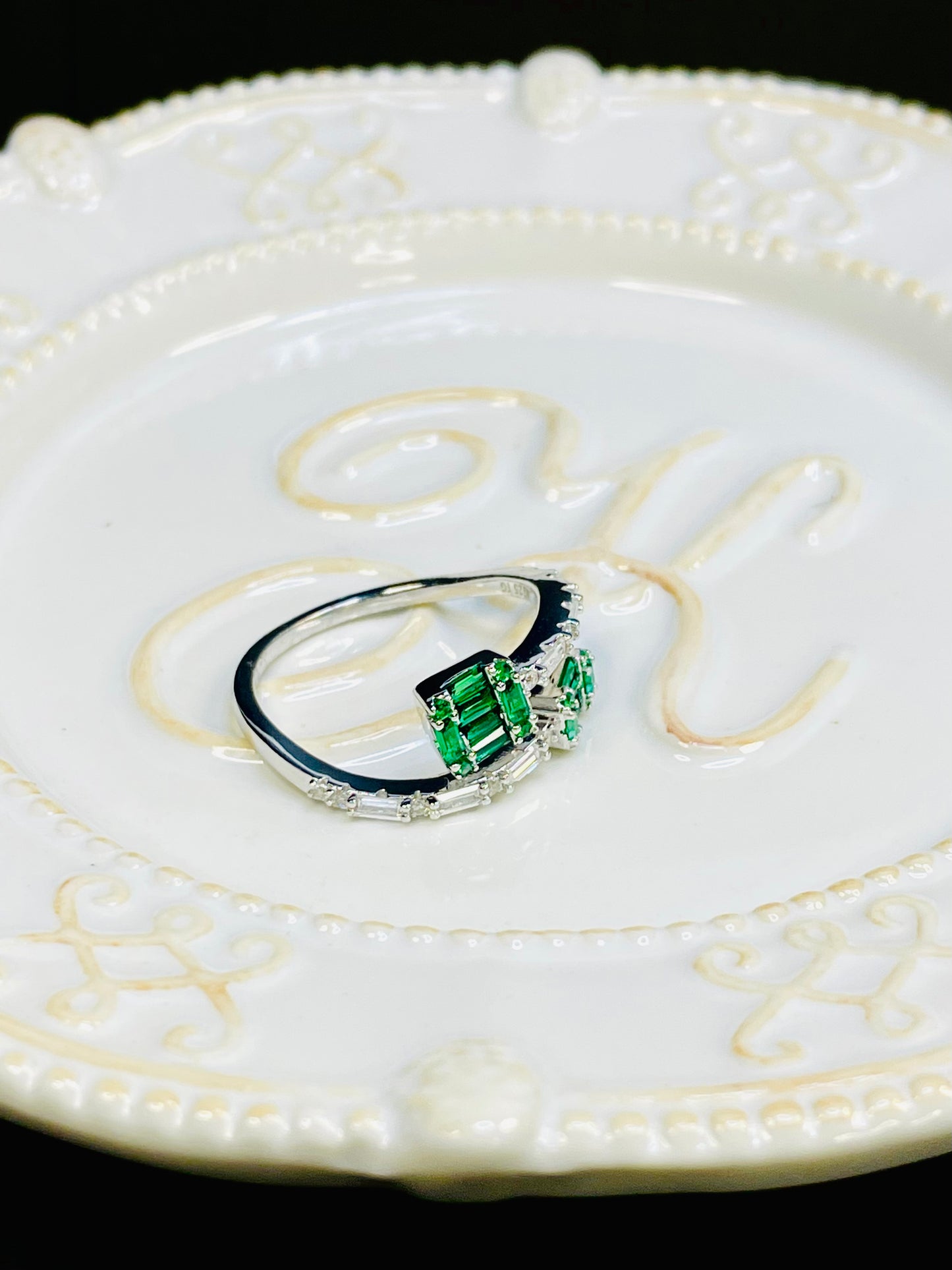 Anillo Verde Zircones