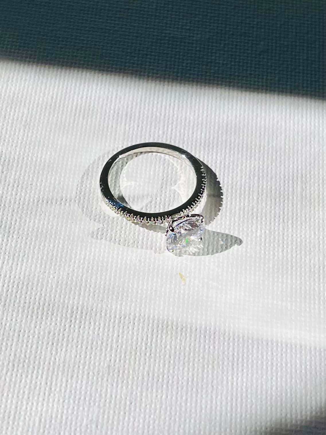 Anillo Solitario Zircones