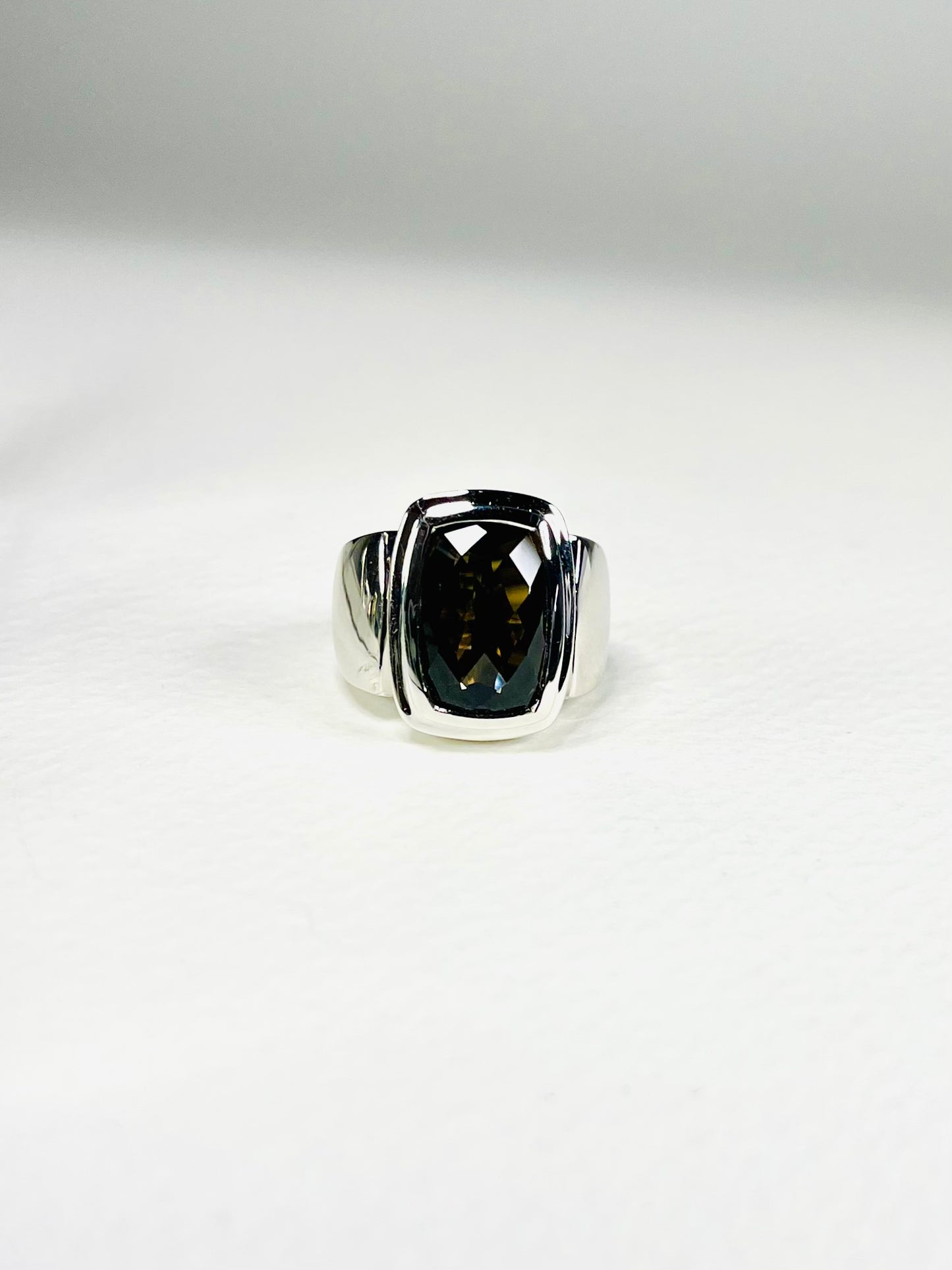 Anillo Cuarzo Ahumado Rectángulo