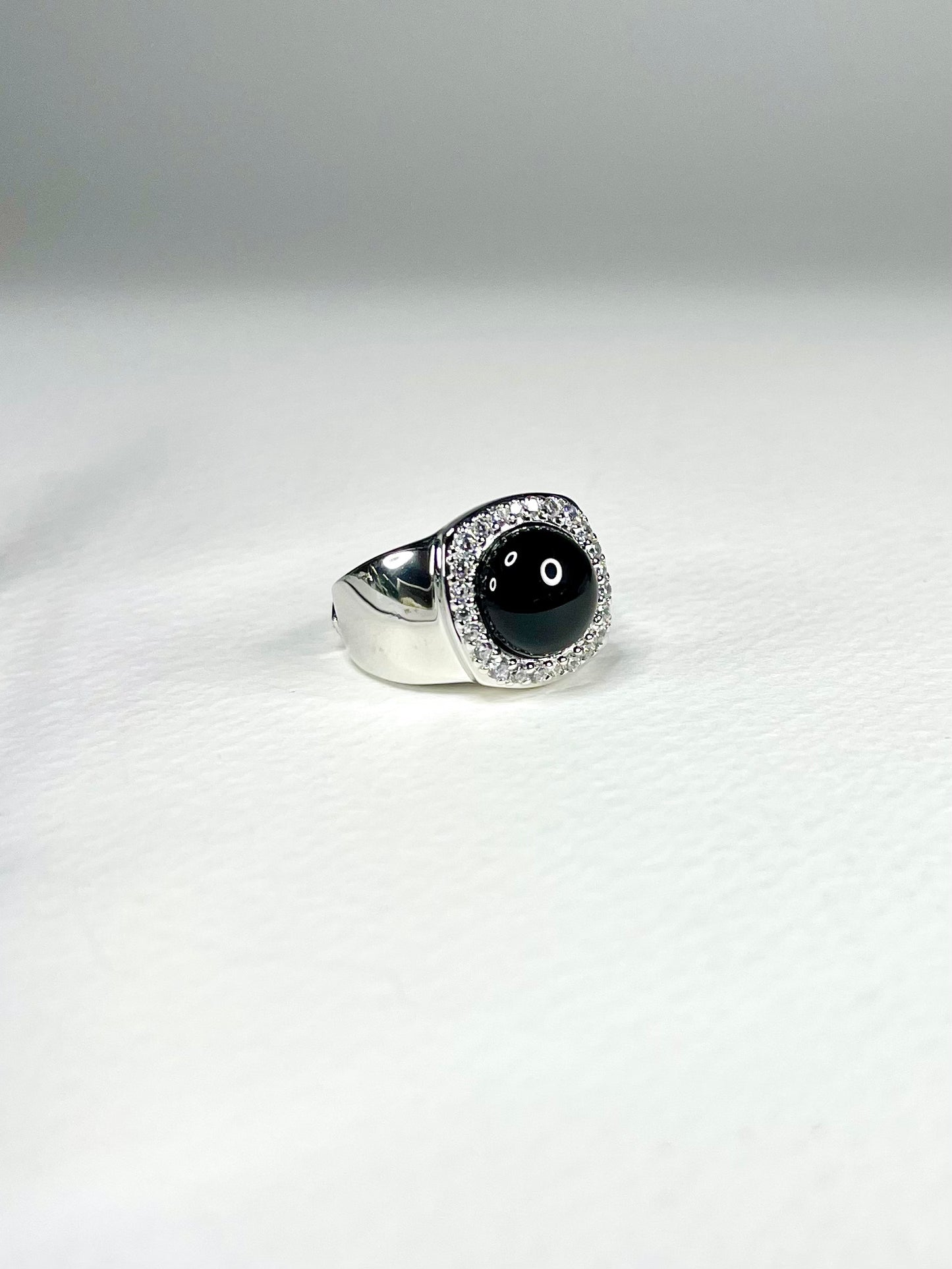 Anillo Onix Zircones