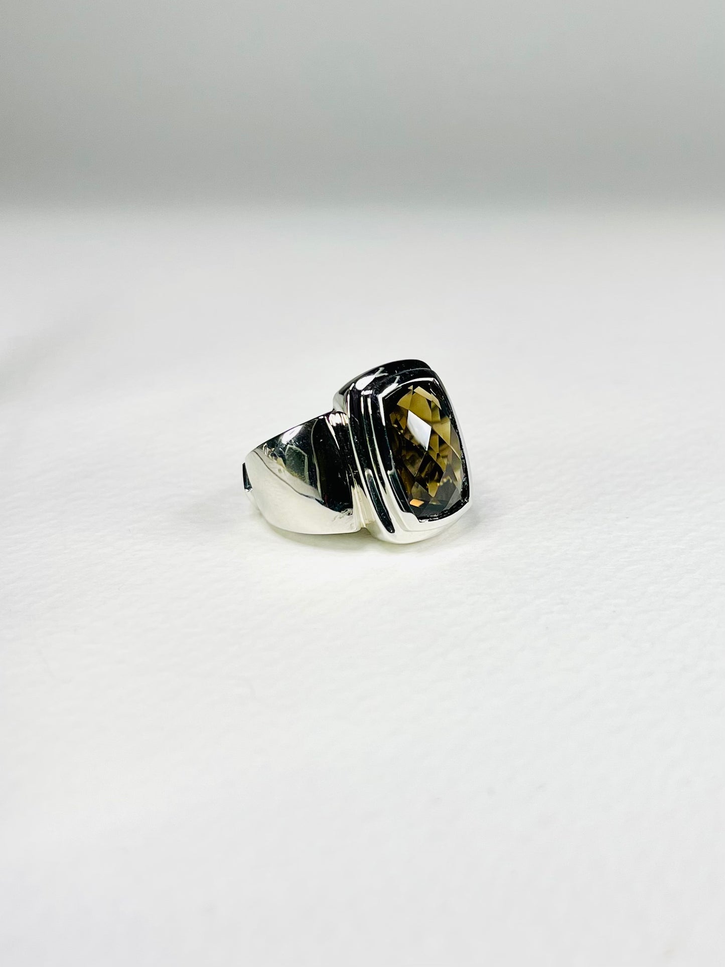 Anillo Cuarzo Ahumado Rectángulo