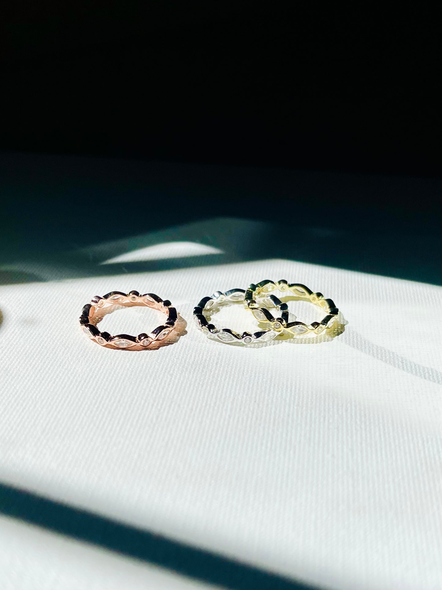 Anillo Zircones 3 Bandas