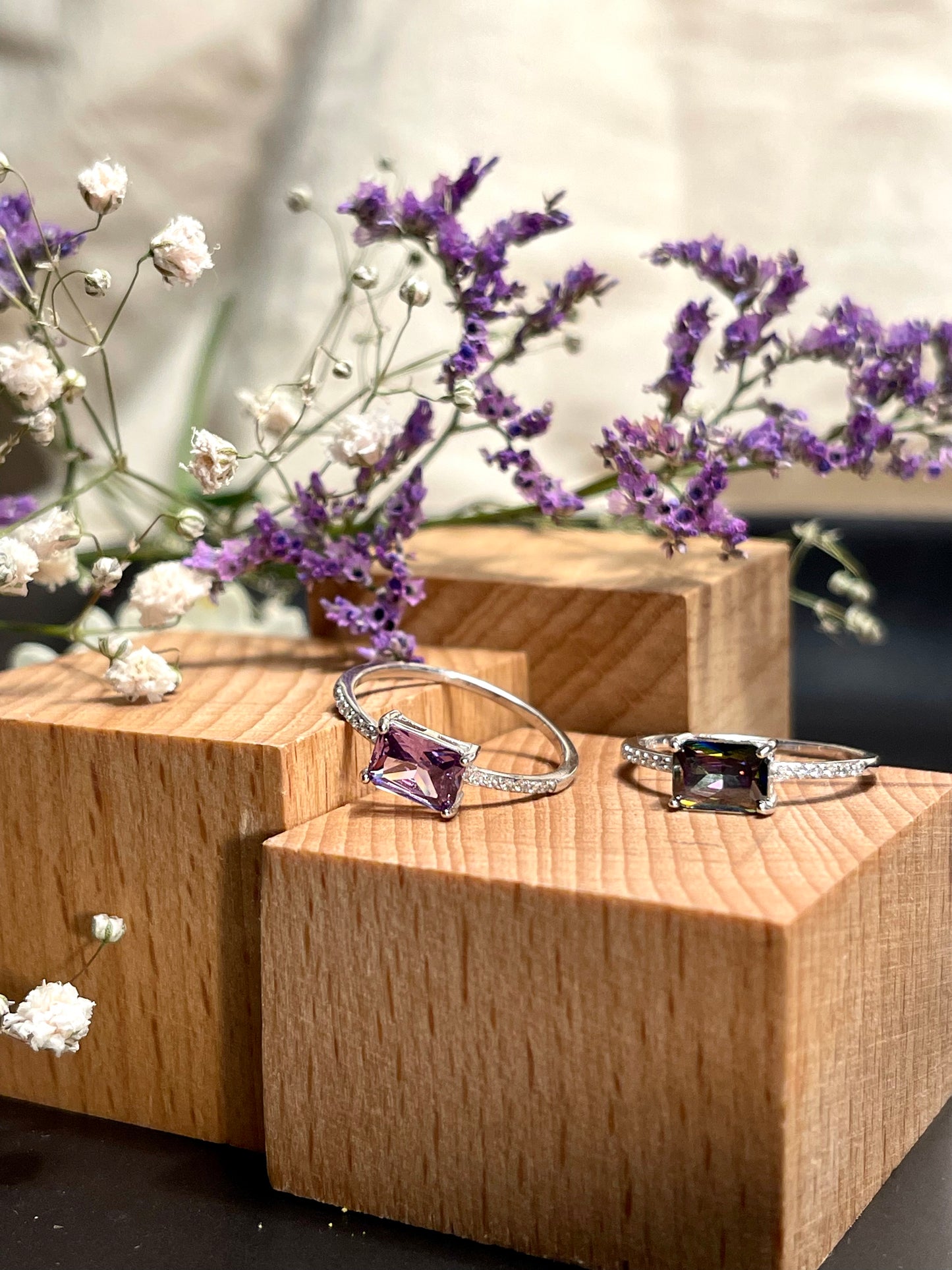 Anillo Zircones Lila Rectangular