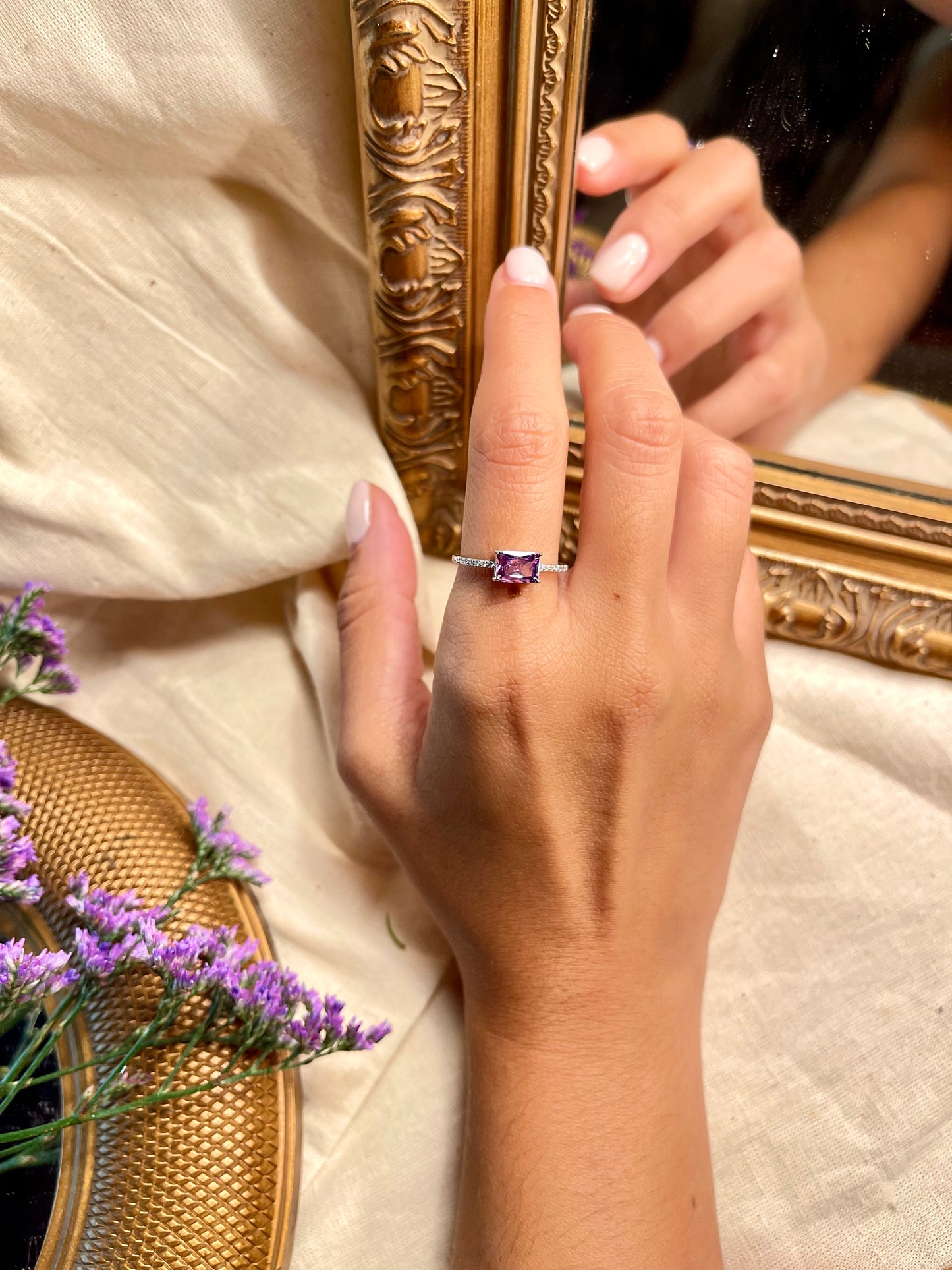 Anillo Zircones Lila Rectangular