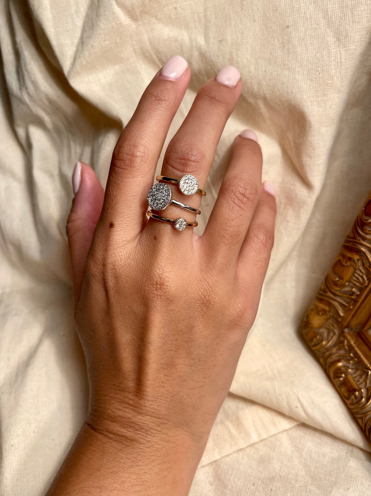 Anillo Zircones Circulo