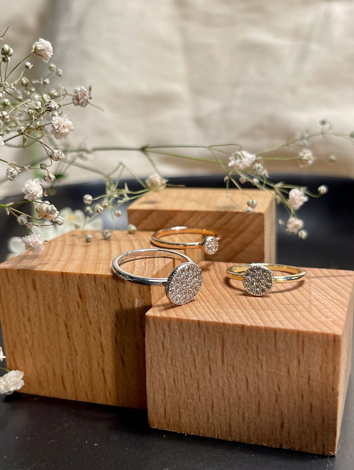 Anillo Zircones Circulo