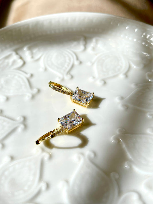 Arete Huggie Zircon Rectangular