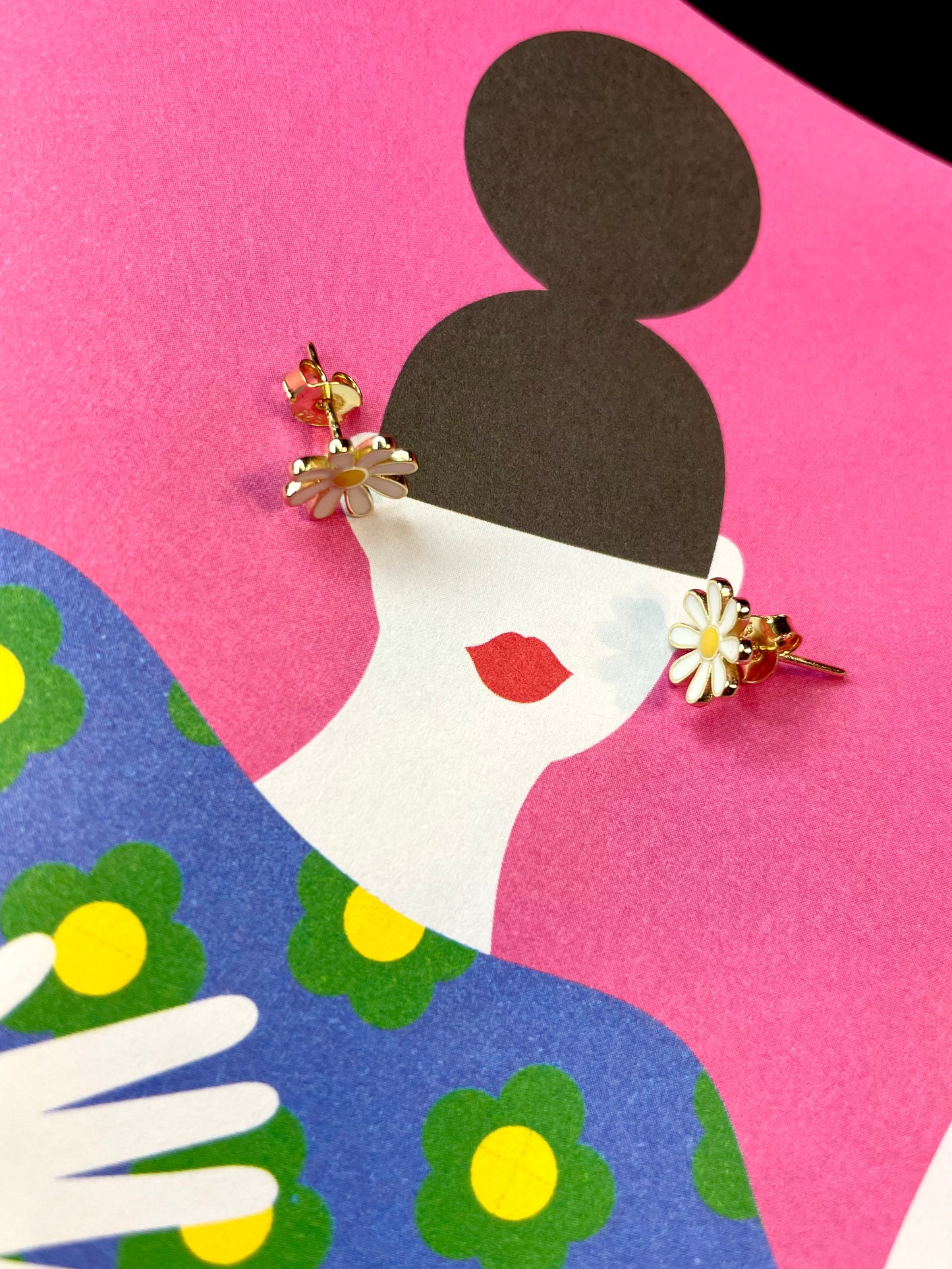 Arete Stud Flor
