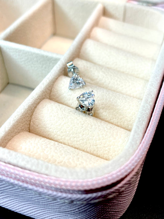 Arete Stud Corazon