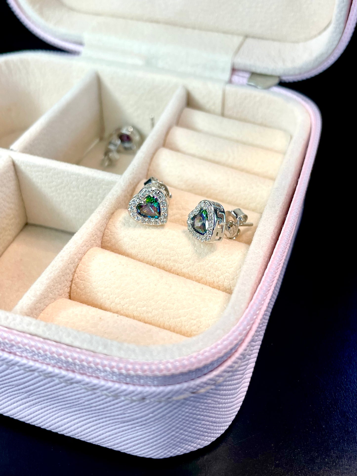 Arete Stud Corazon