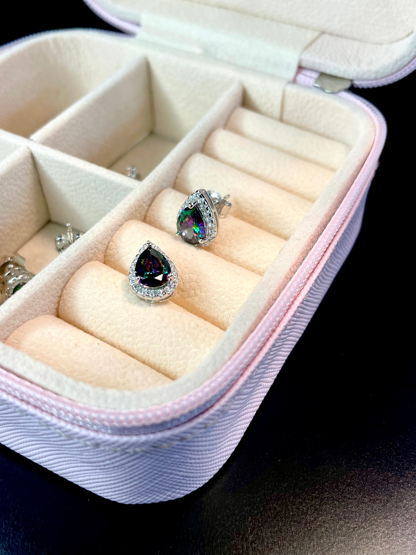 Arete Stud Gota Tornasol