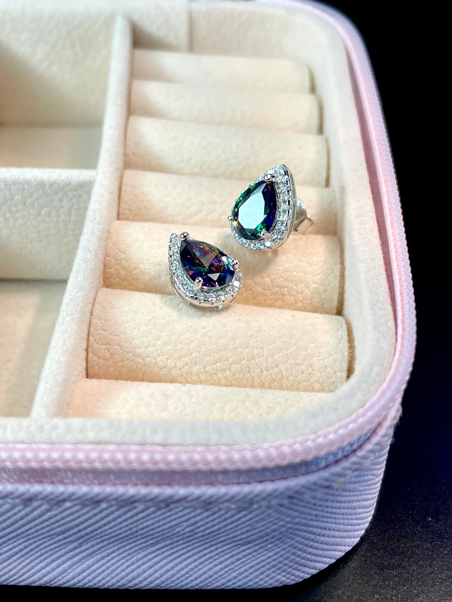 Arete Stud Gota Tornasol