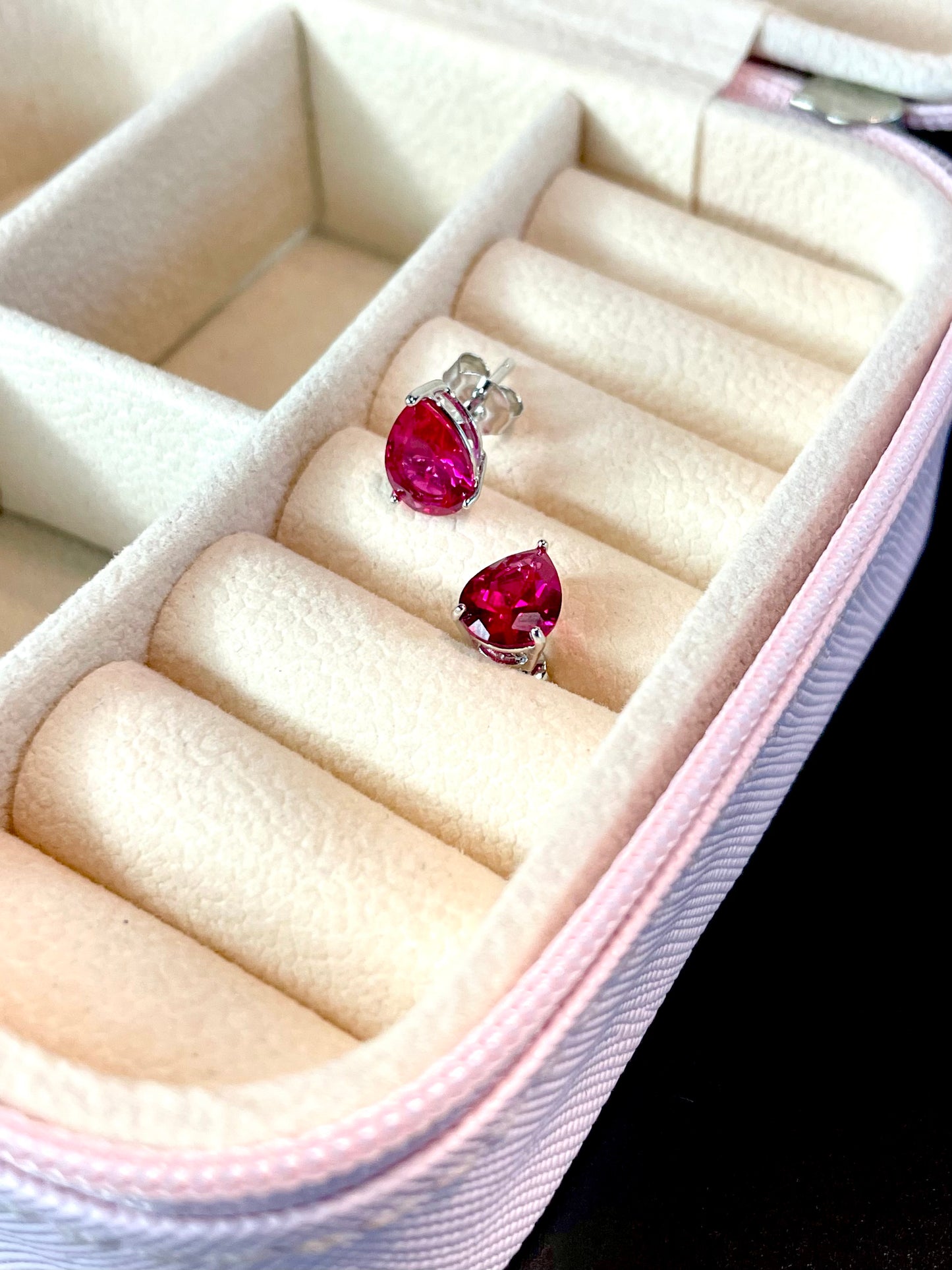Arete Stud Gota