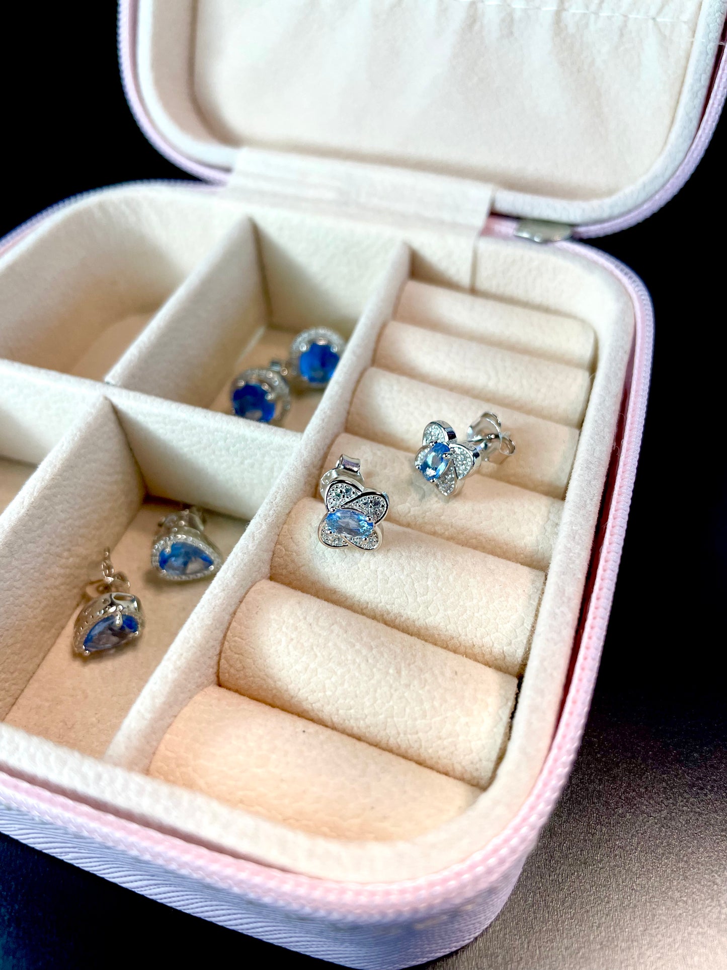 Arete Stud Mariposa