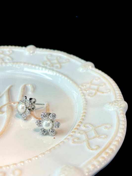Arete Stud Flor
