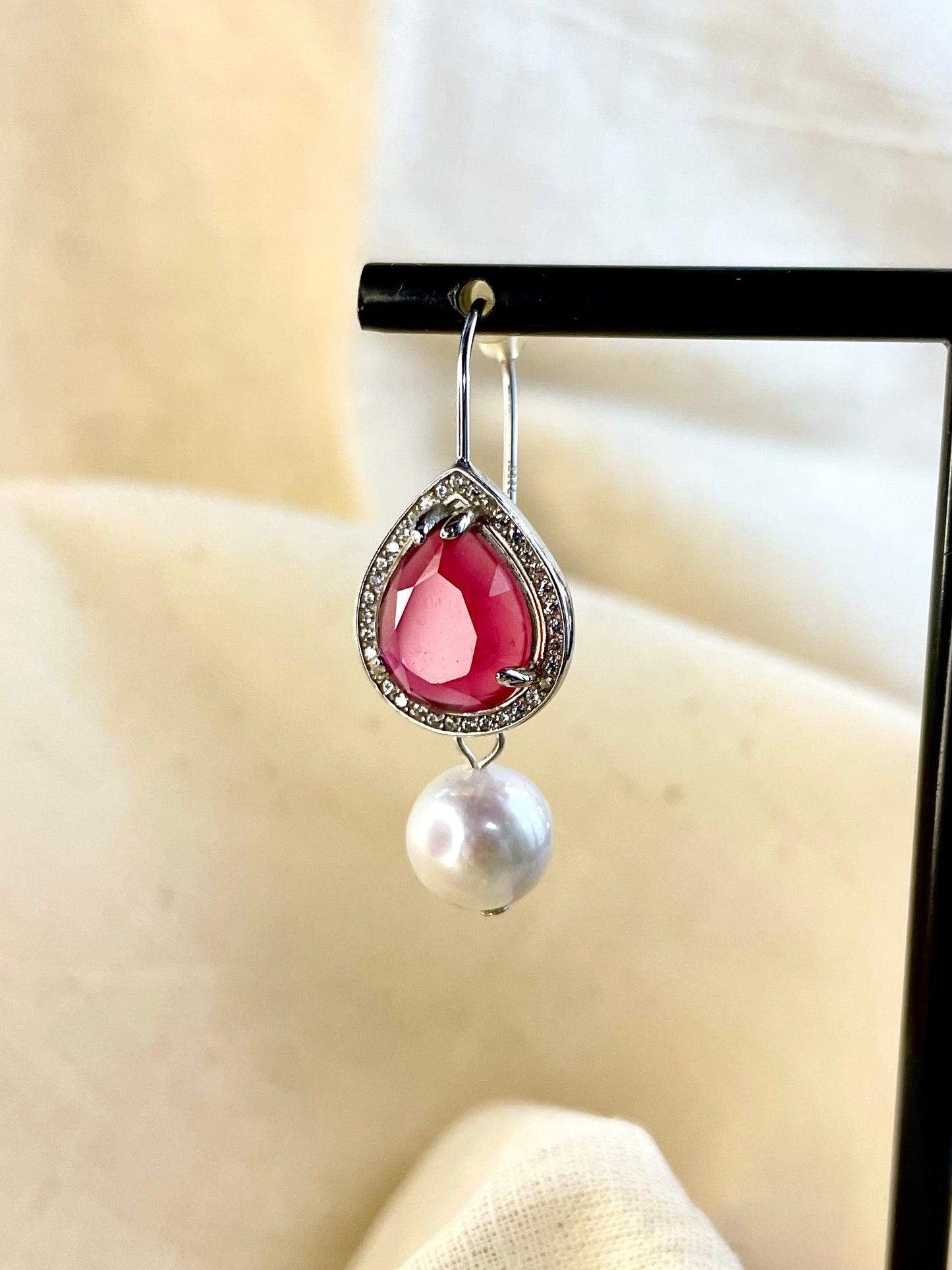 Arete Patente Perla Cuarzo