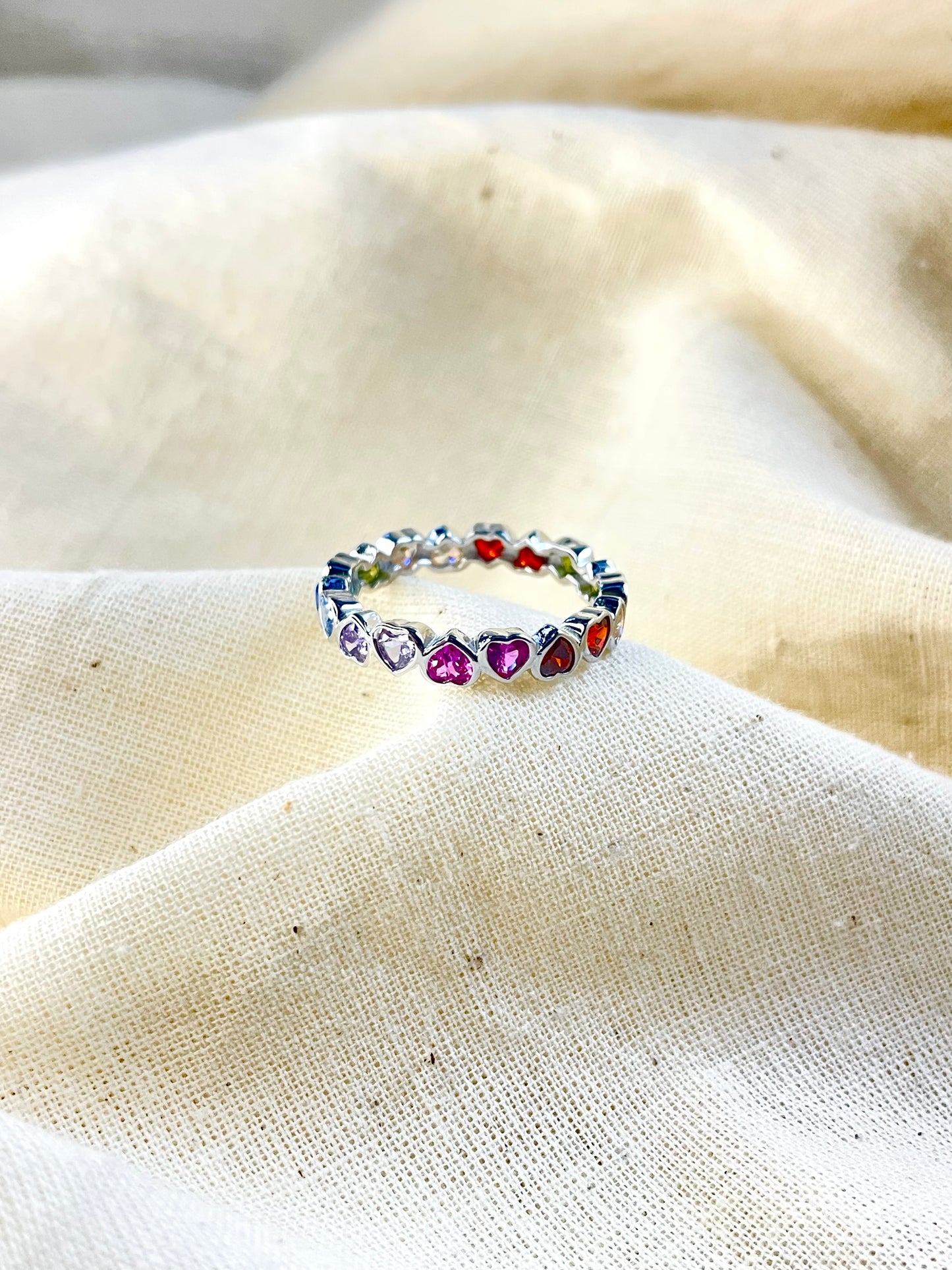 Anillo Zircones Corazones Colores