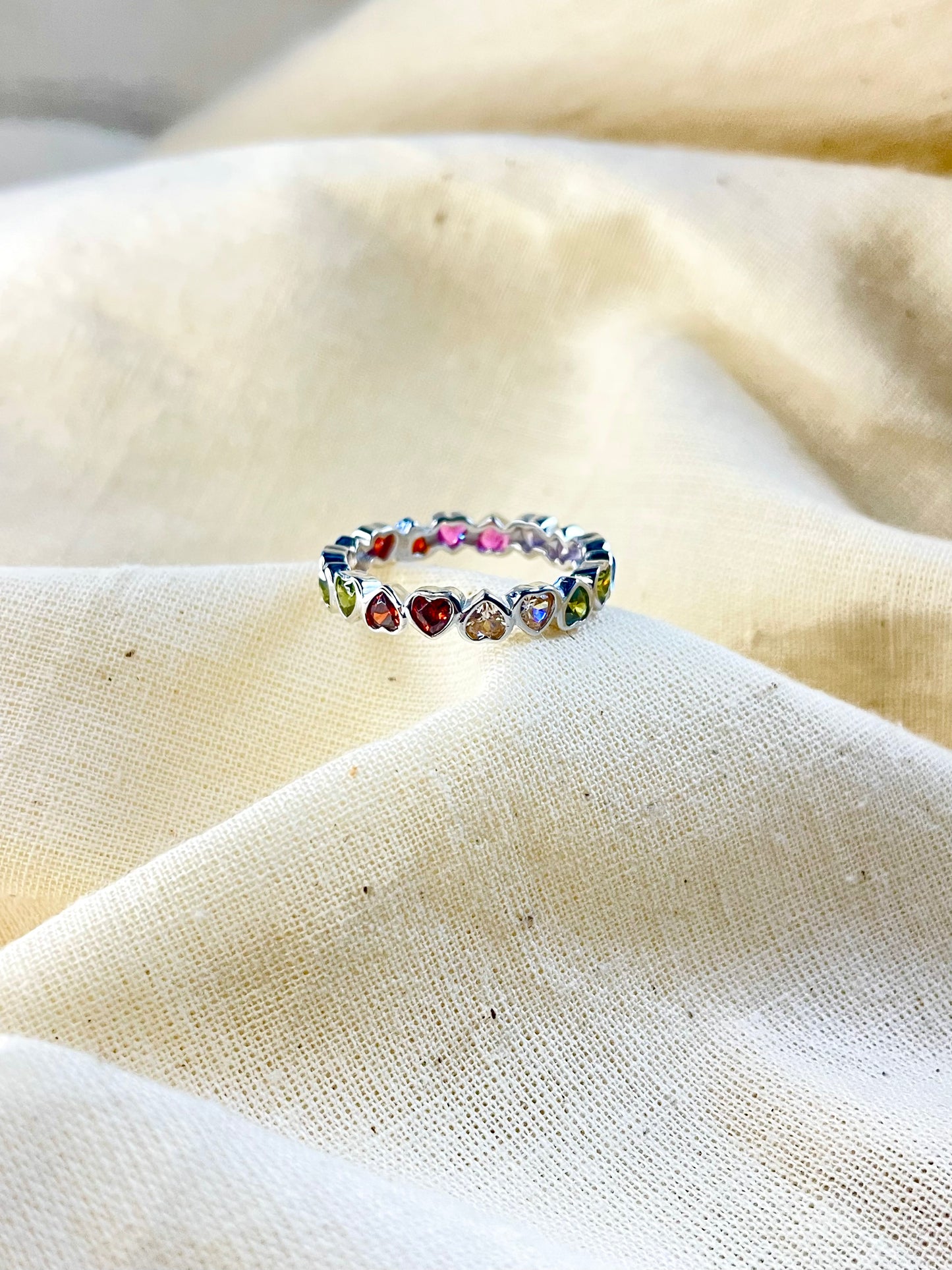 Anillo Zircones Corazones Colores