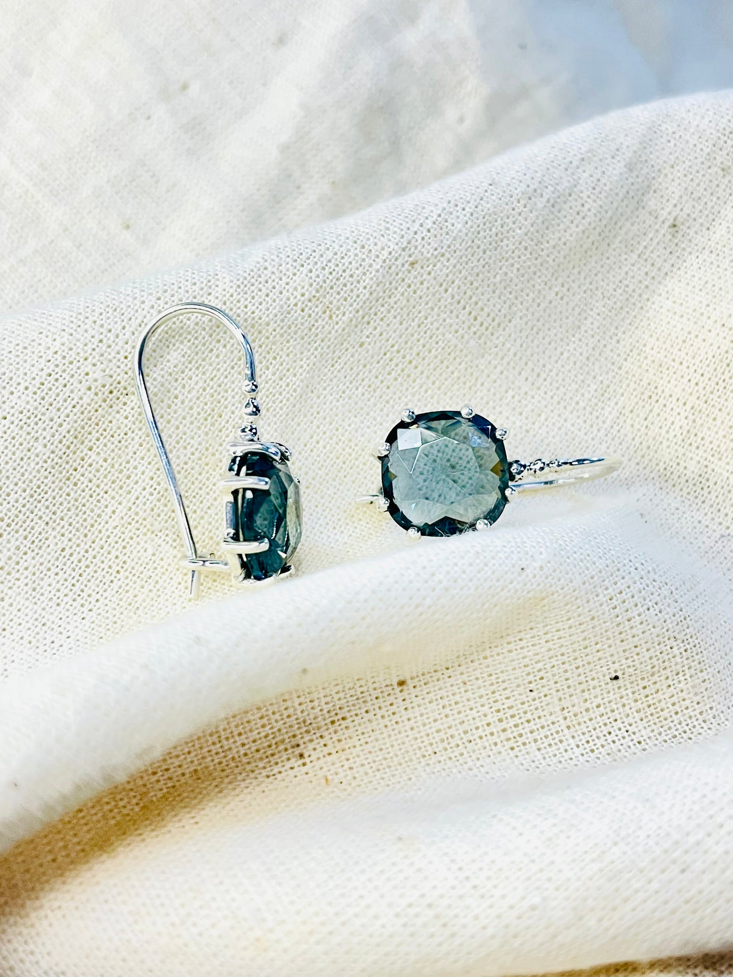 Arete Cierre Seguro Cristal Gris