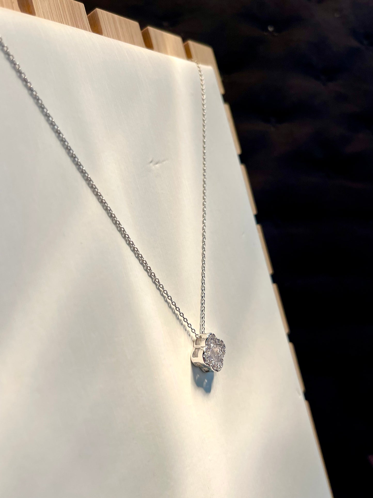 Cadena Flor Zircones