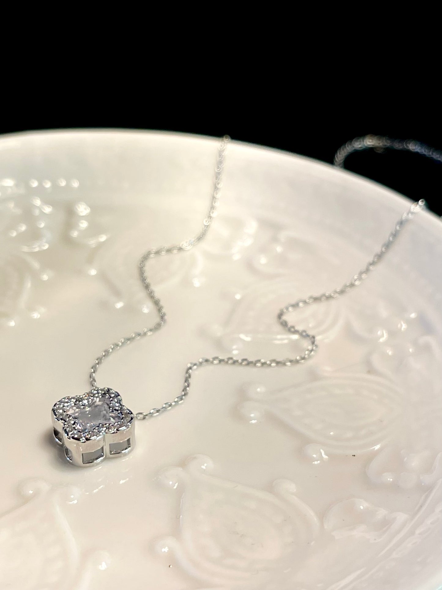 Cadena Flor Zircones