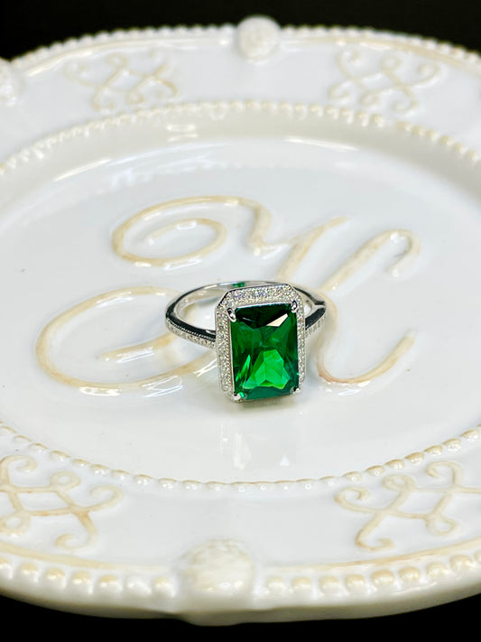 Anillo Verde Zircones