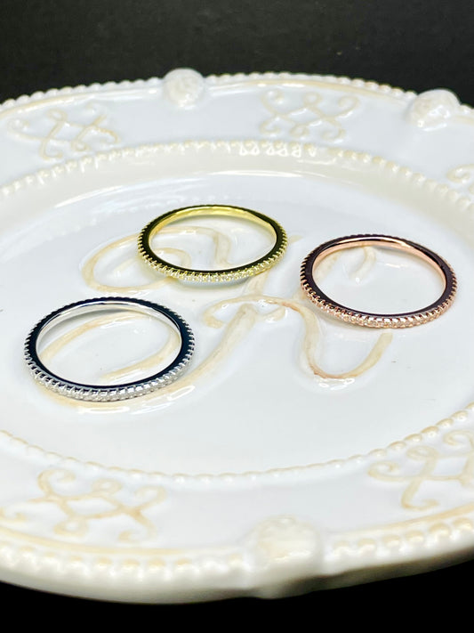 Anillo Banda Zircones