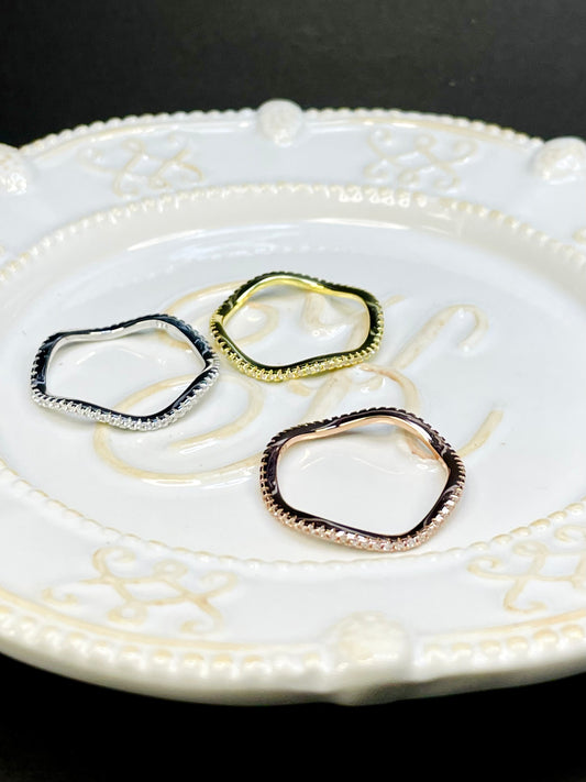 Anillo Banda Zircones