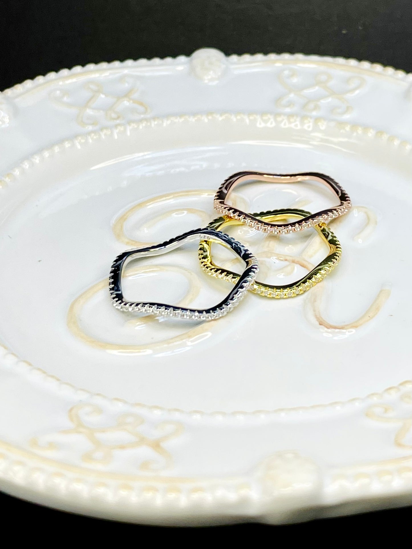 Anillo Banda Zircones