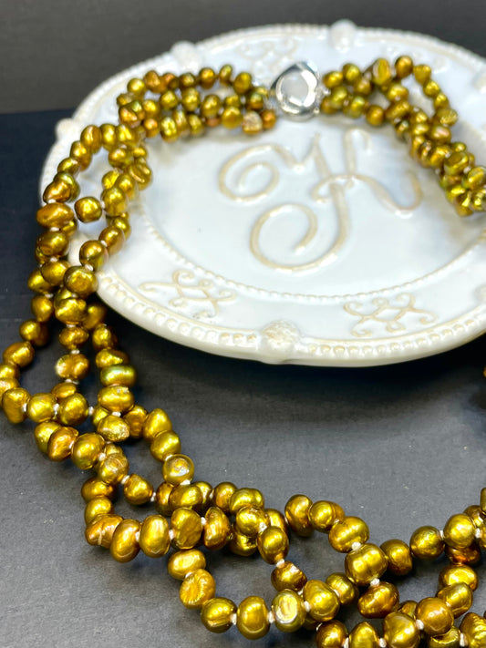 Collar Perlas Doradas