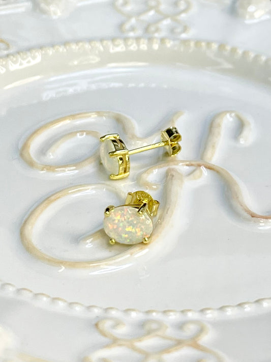 Arete Stud Opalo
