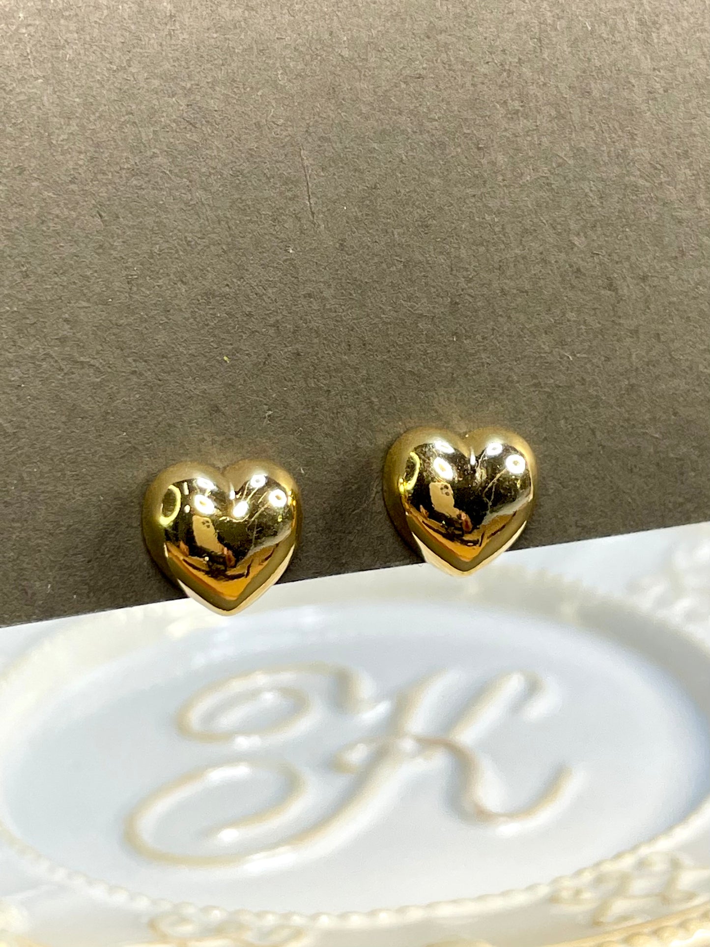Arete Stud Corazón