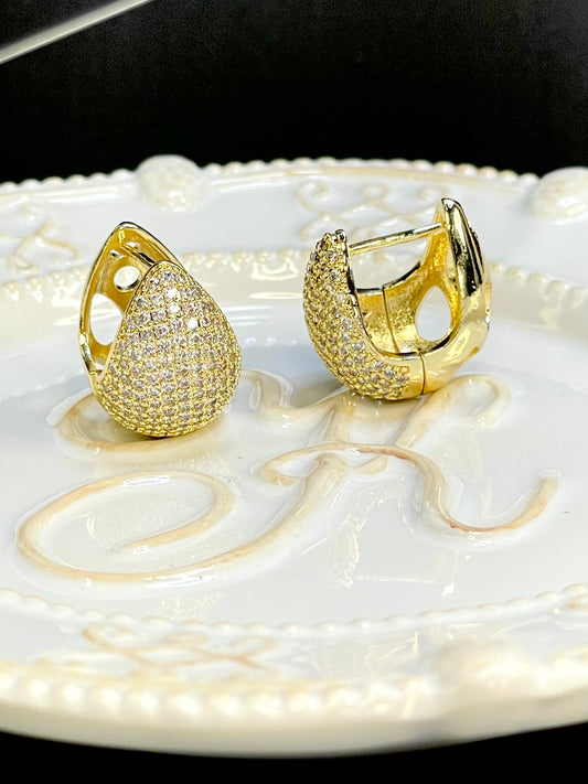 Arete Huggie Gota