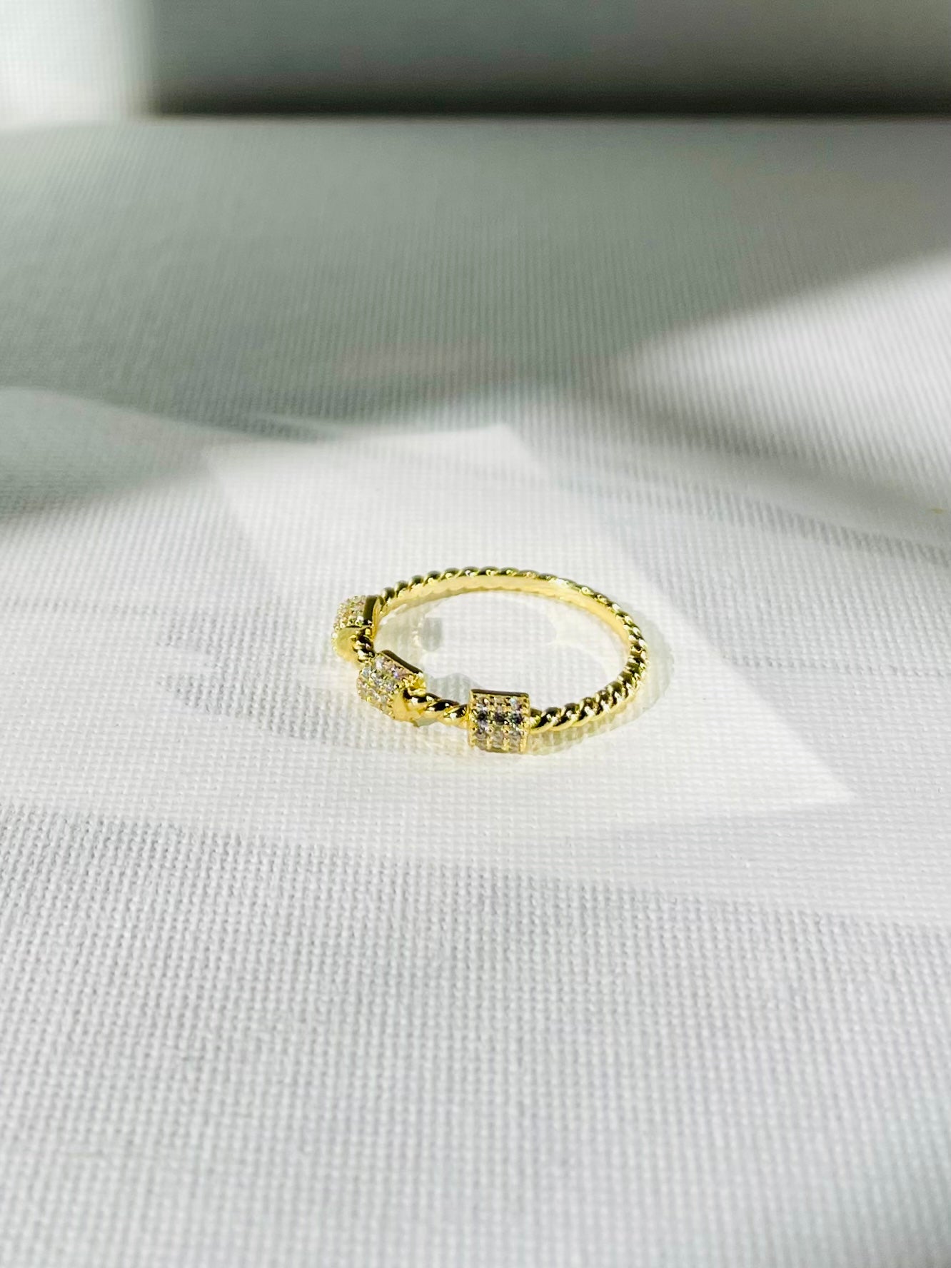Anillo Zircones Banda