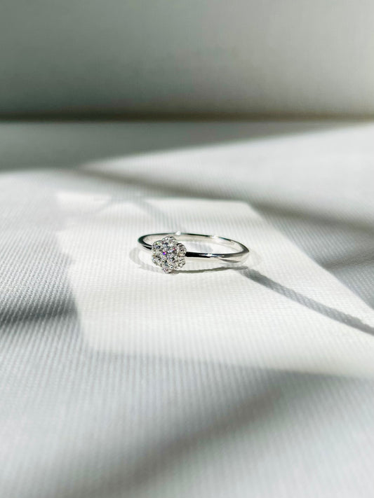 Anillo Zircones Flor