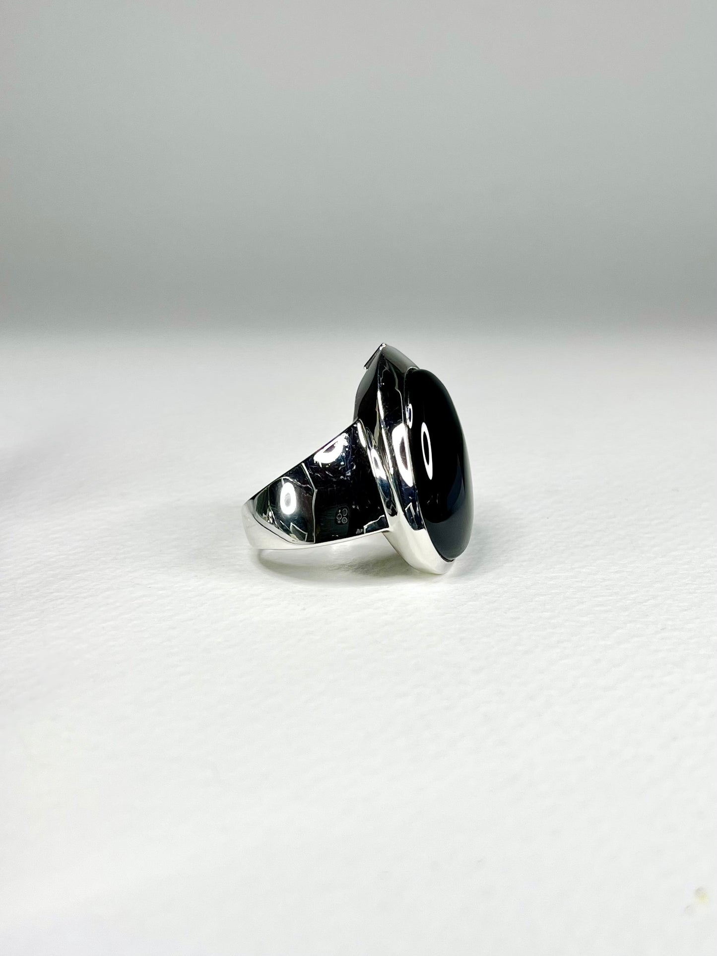 Anillo Onix Oval Bisel