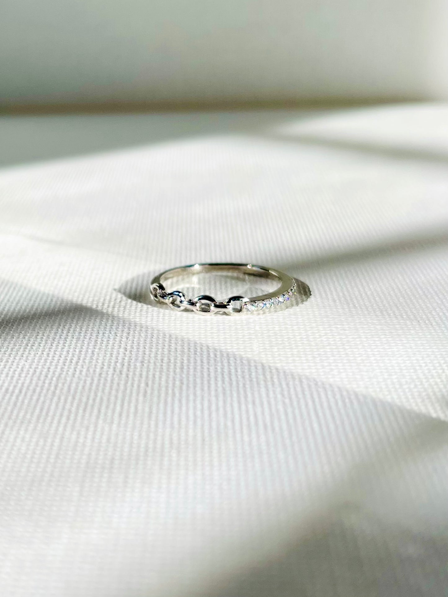 Anillo Zircones Banda Eslabones