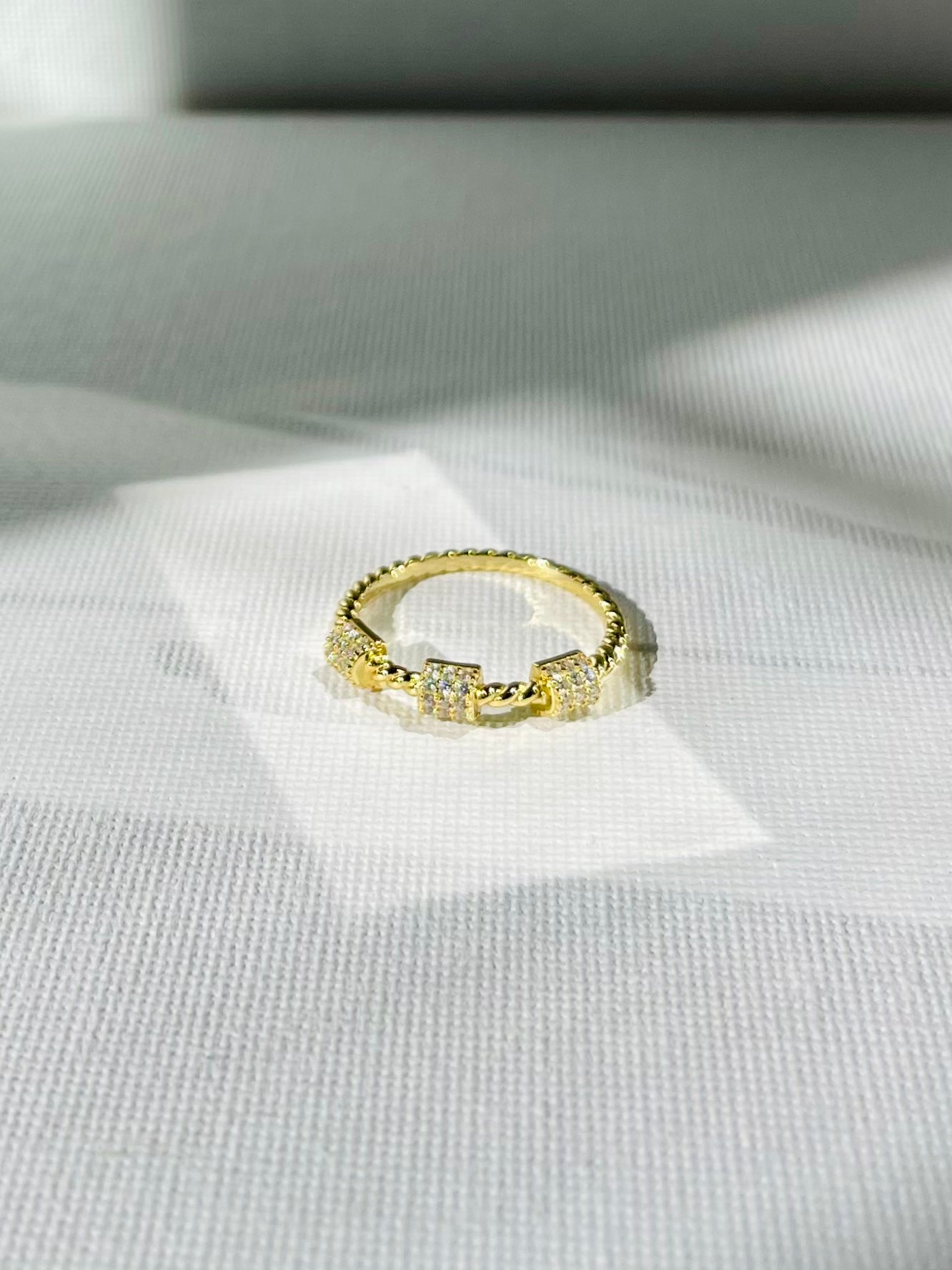Anillo Zircones Banda