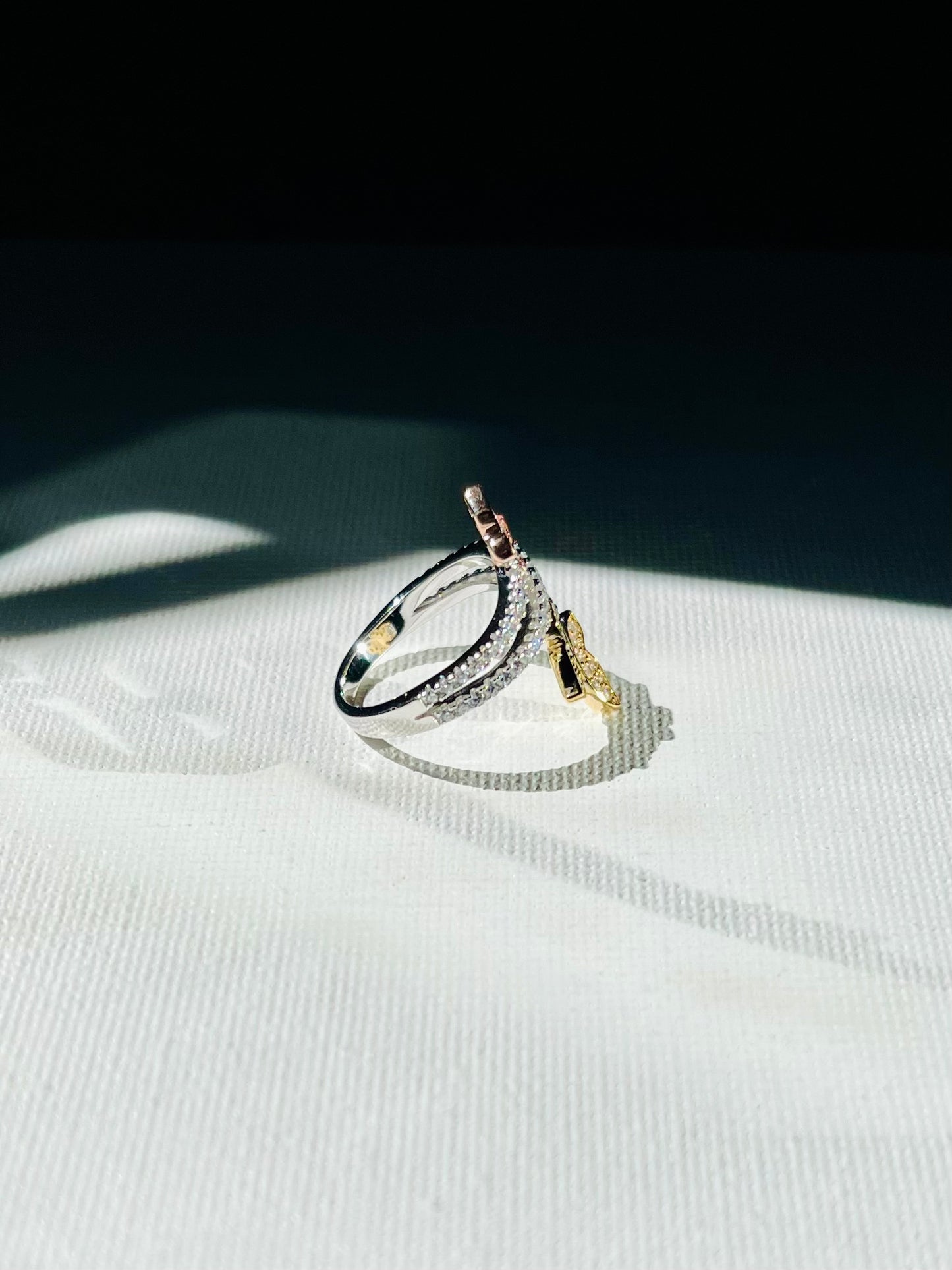 Anillo Zircones Mariposas