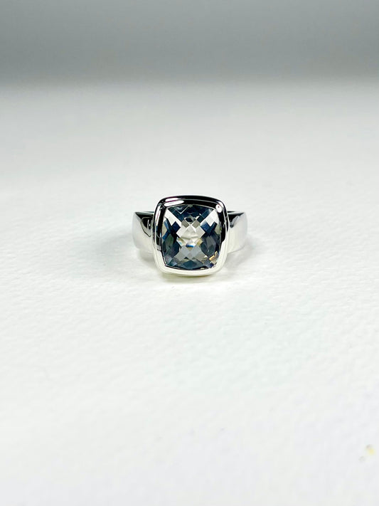 Anillo Zircón Facetado Cuadrado