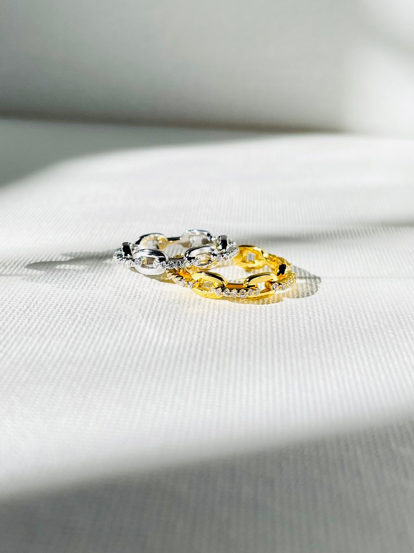 Anillo Zircones Banda Eslabones