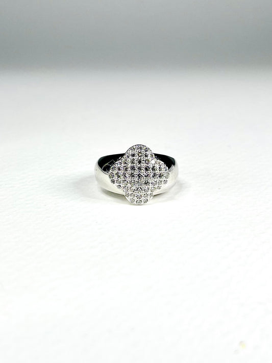 Anillo Plateado Zircones Flor