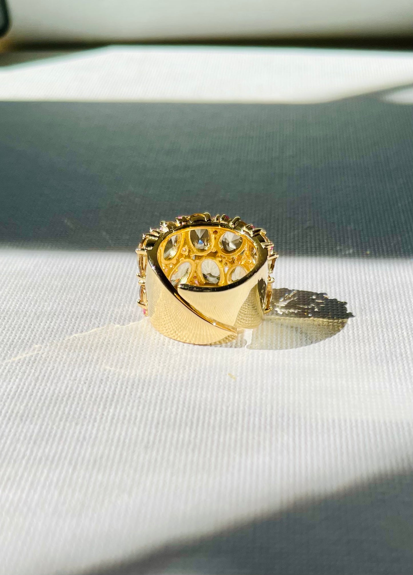 Anillo Cuarzos Zircones