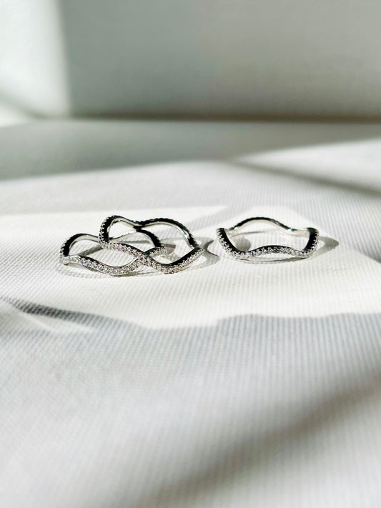 Anillo Zircones Banda Ondulada