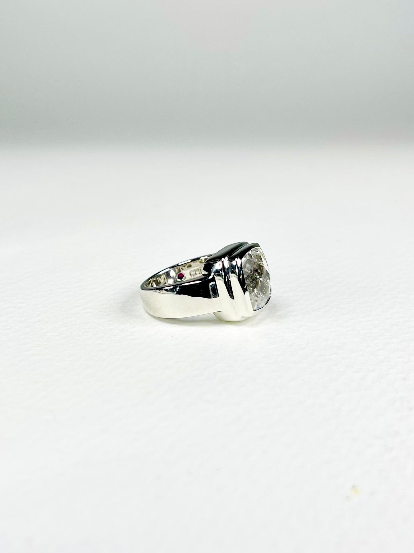 Anillo Zircón Facetado Cuadrado