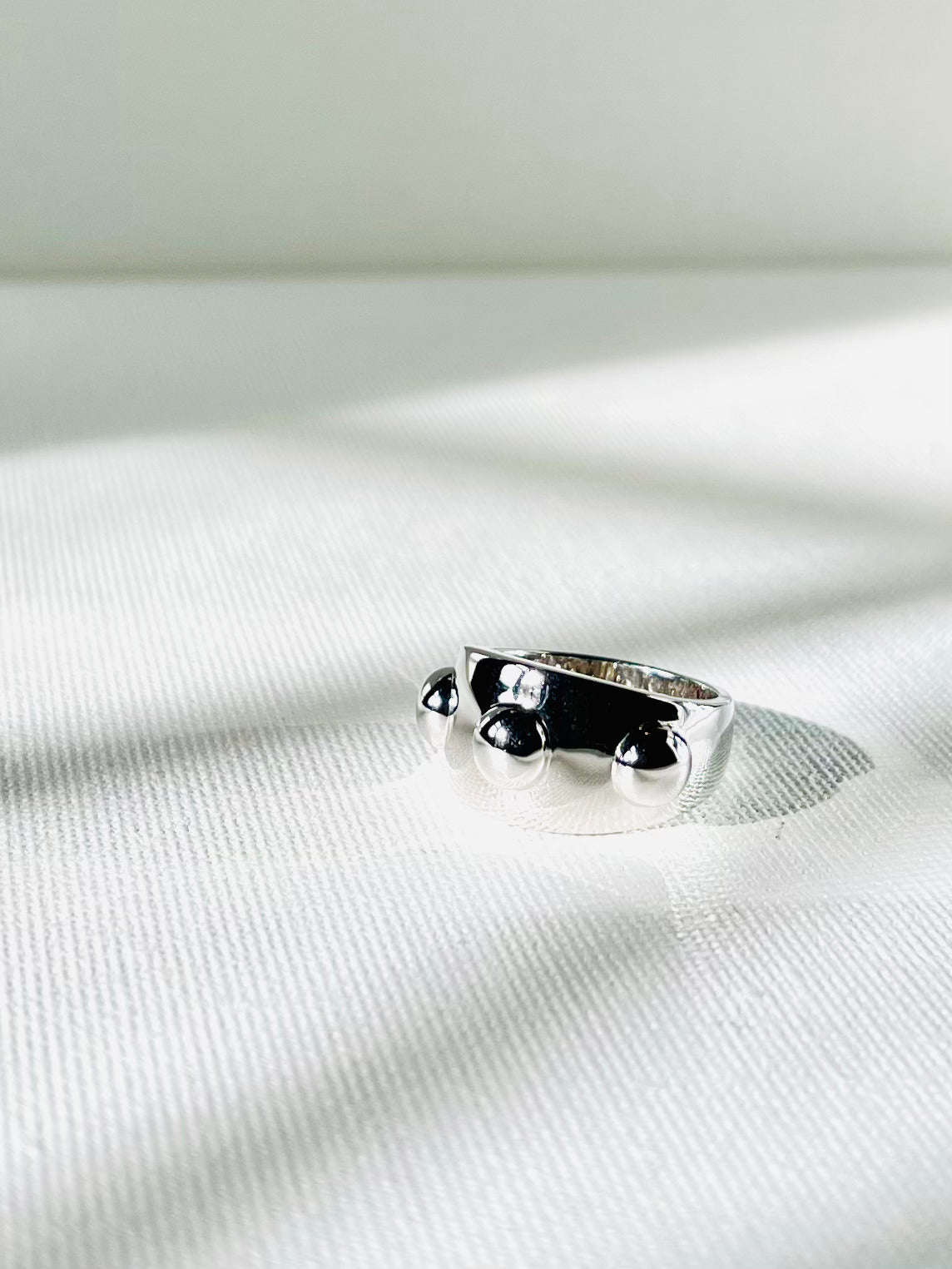 Anillo Plata Banda Bolitas